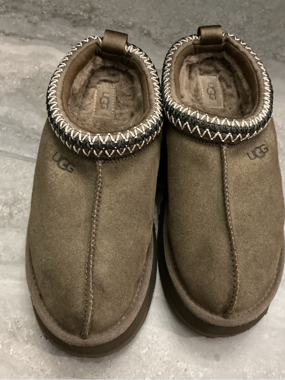 UGG Women’s Tazz Chestnut Suede Platform Slippers - Picture 10 of 13